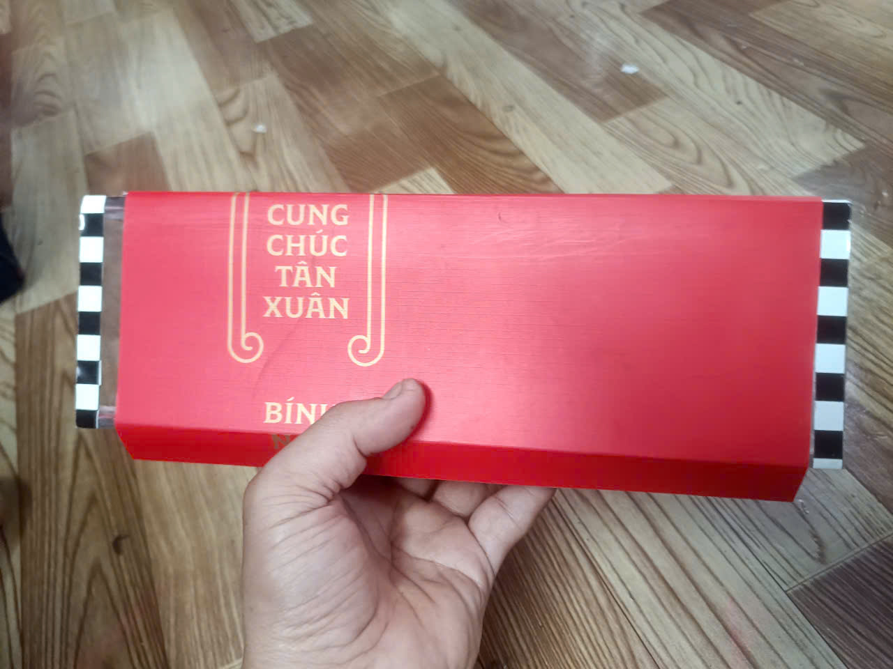 Ống xuất hiện chim và khăn